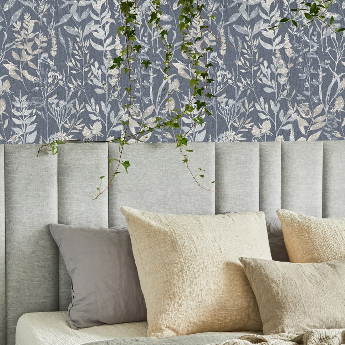 434645-fresco-willow-navy-wallpaper