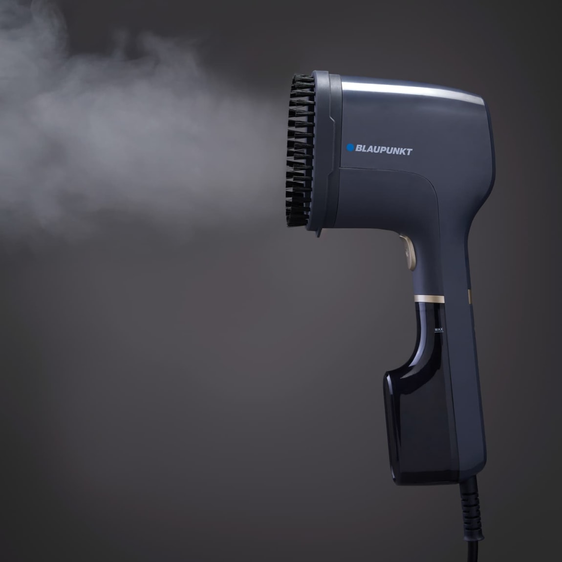 434890-blaupunkt-garment-steamer-3