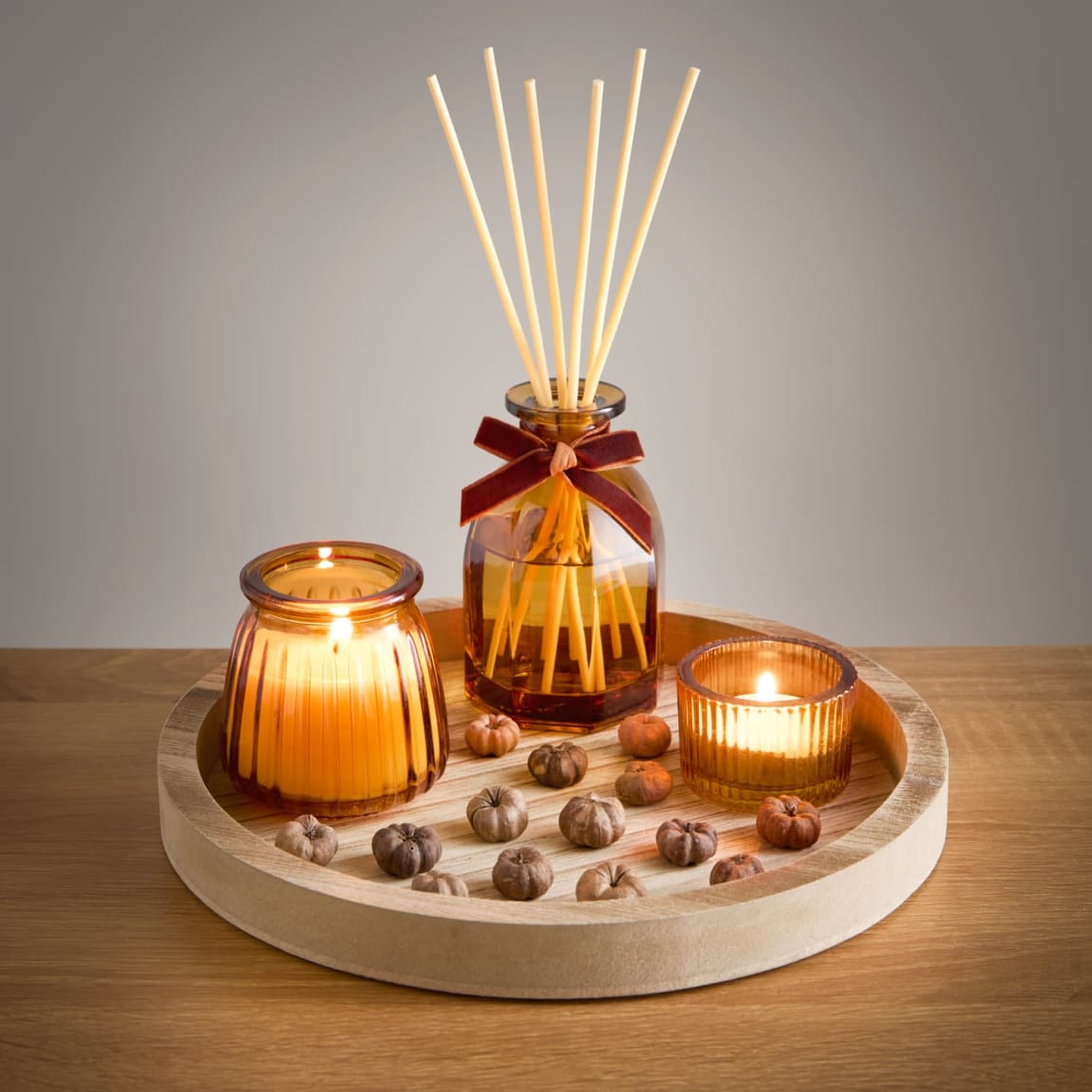 434906-harvest-candle-and-mini-pumpkin-set