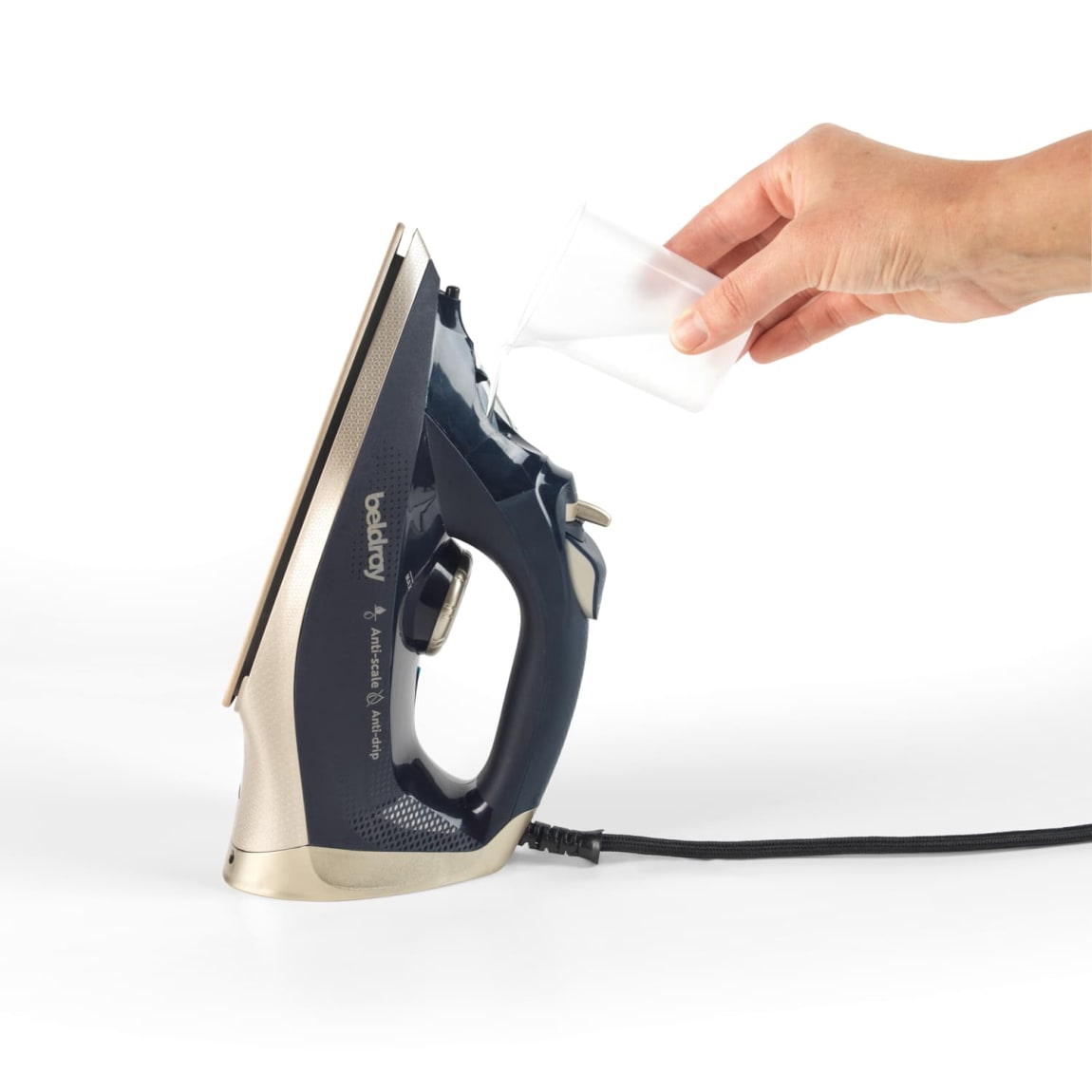 434913-beldray-2200w-steam-lite-iron-2