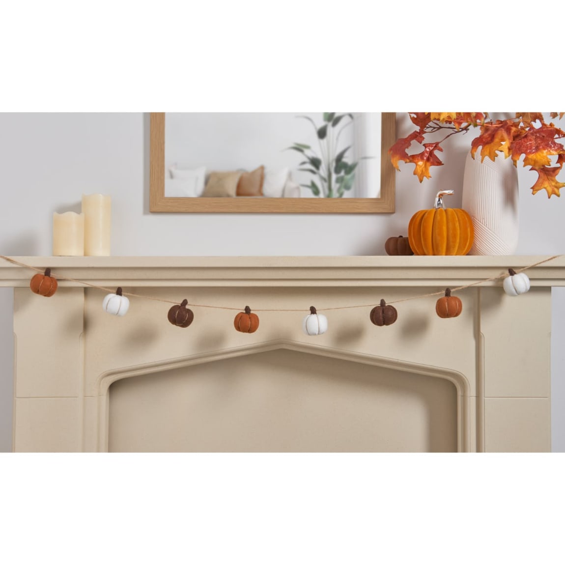 434952-felt-pumpkin-garland-1_5m-2