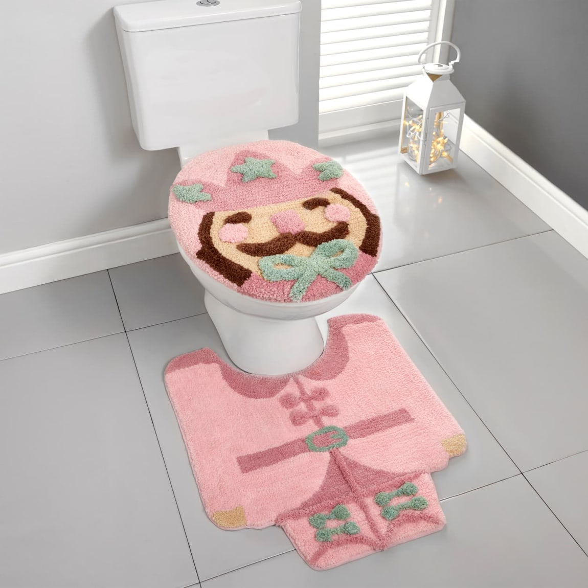 435023-nutcracker-toilet-seat-cover-and-pedestal-mat1