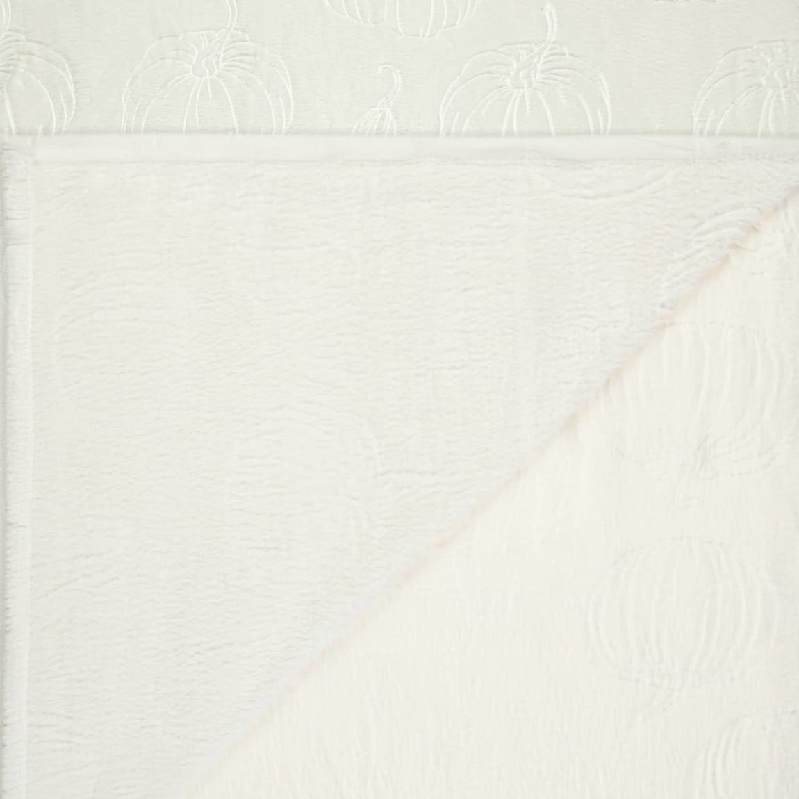 435091-embossed-pumpkin-throw-cream-3