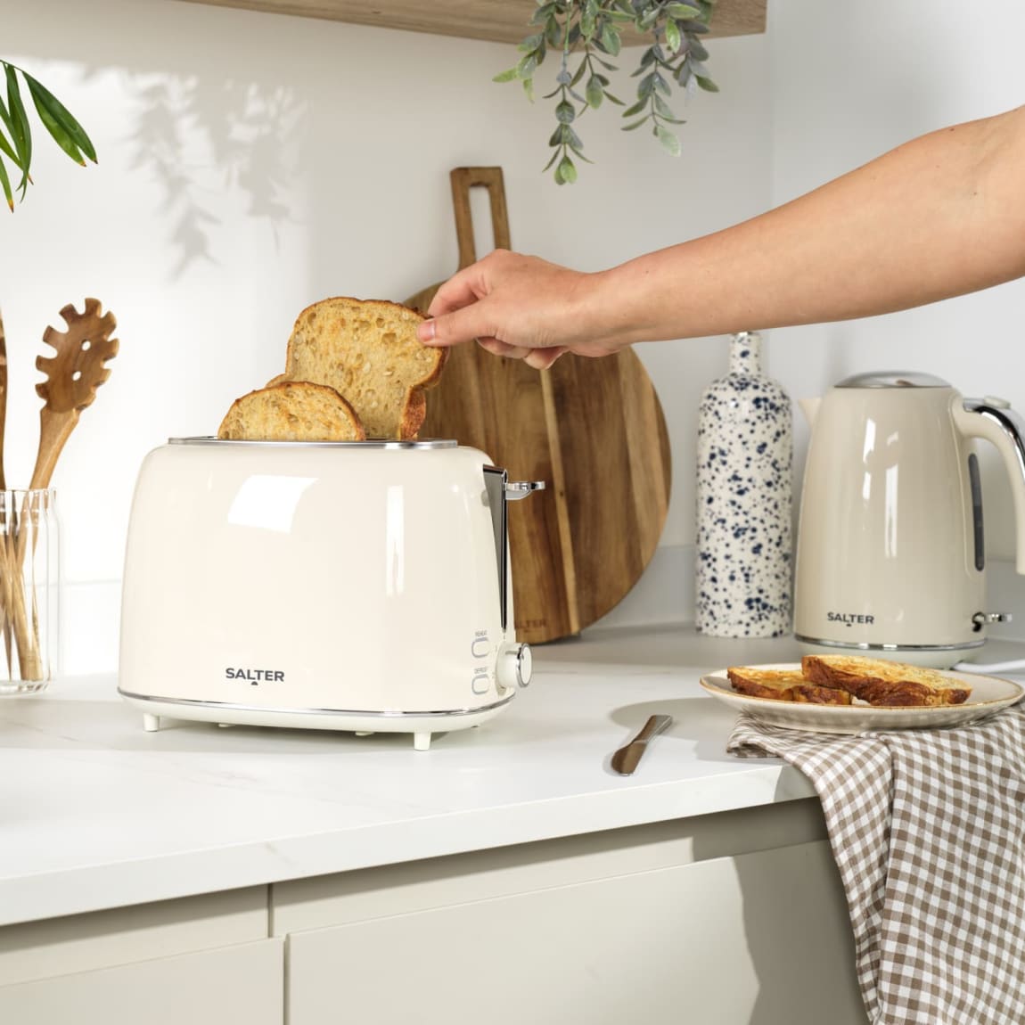 435154-salter-cream-2-slice-toaster-3