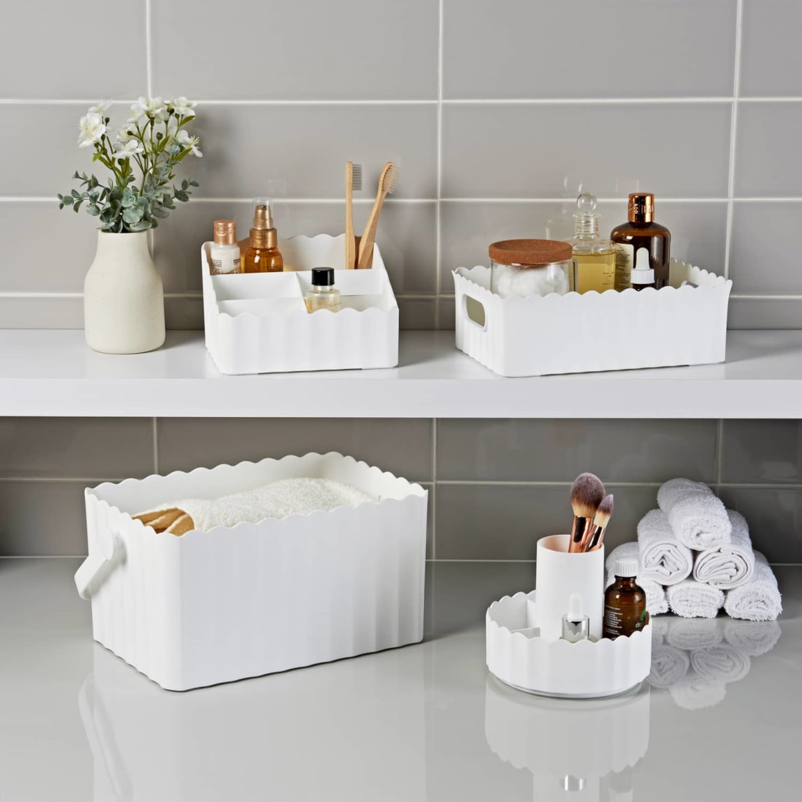 435235-ribbed-storage-box-with-handle