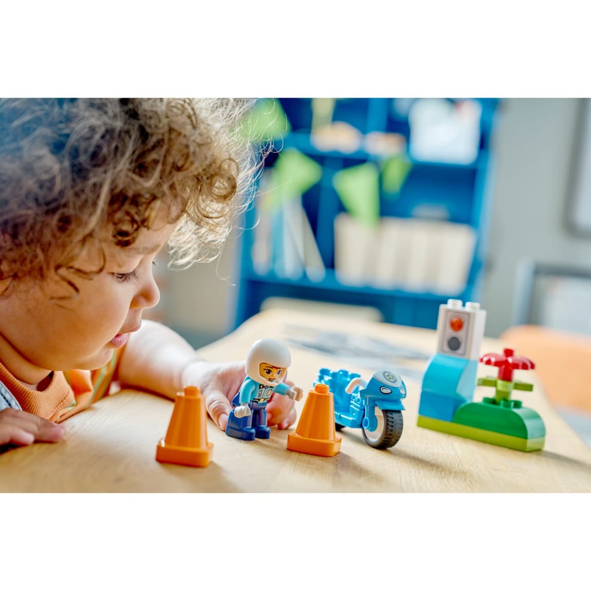 435340-blue-police-motorcycle-10471-3