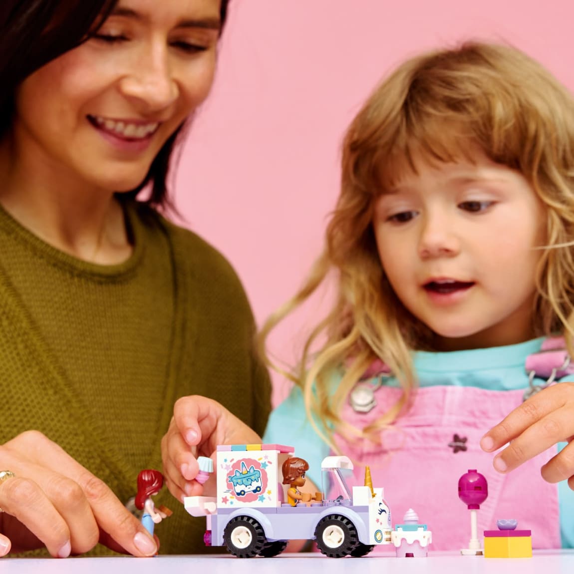 435341-lego-friends-unicorn-cake-delivery-car-5