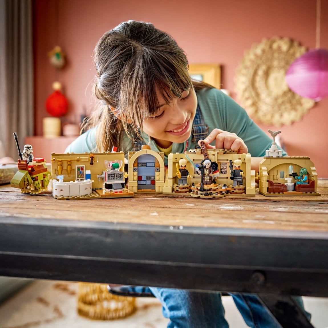 435401-lego-smart-play-mos-eisley-cantina-75425-11