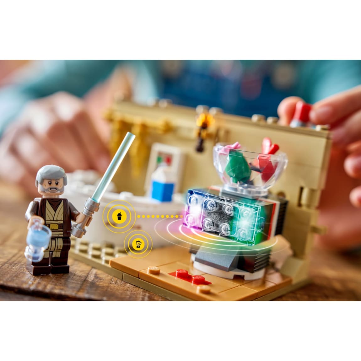 435401-lego-smart-play-mos-eisley-cantina-75425-5