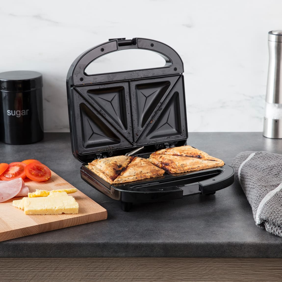 435710-russell-hobbs-2-portion-black-sandwich-maker-6