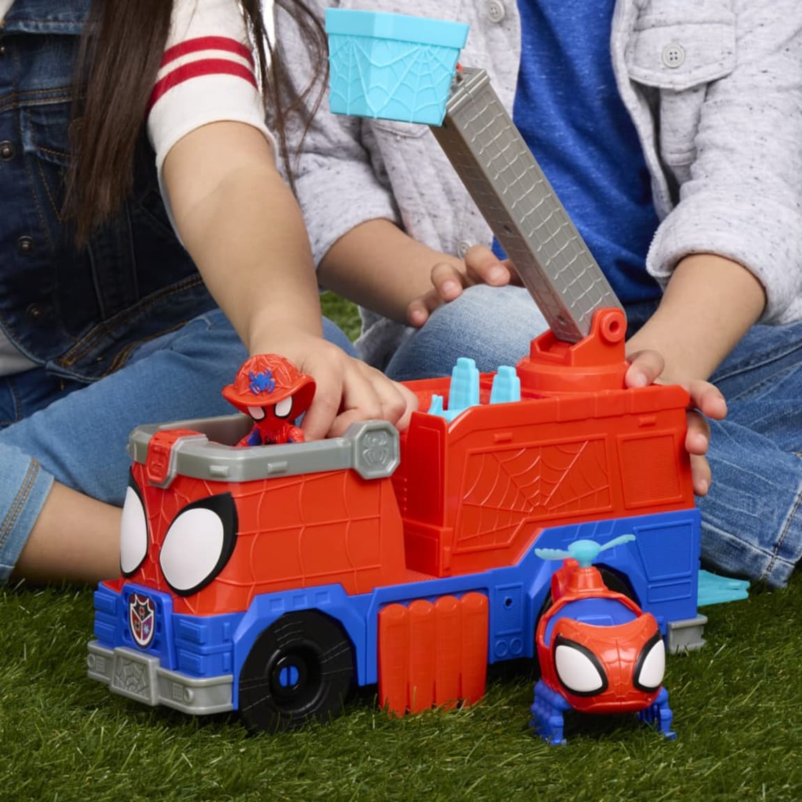 436825-marvel-spidey-and-friends-web-firetruck-2