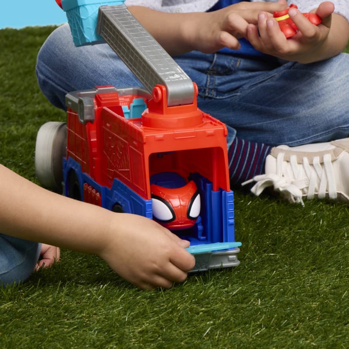 436825-marvel-spidey-and-friends-web-firetruck-24