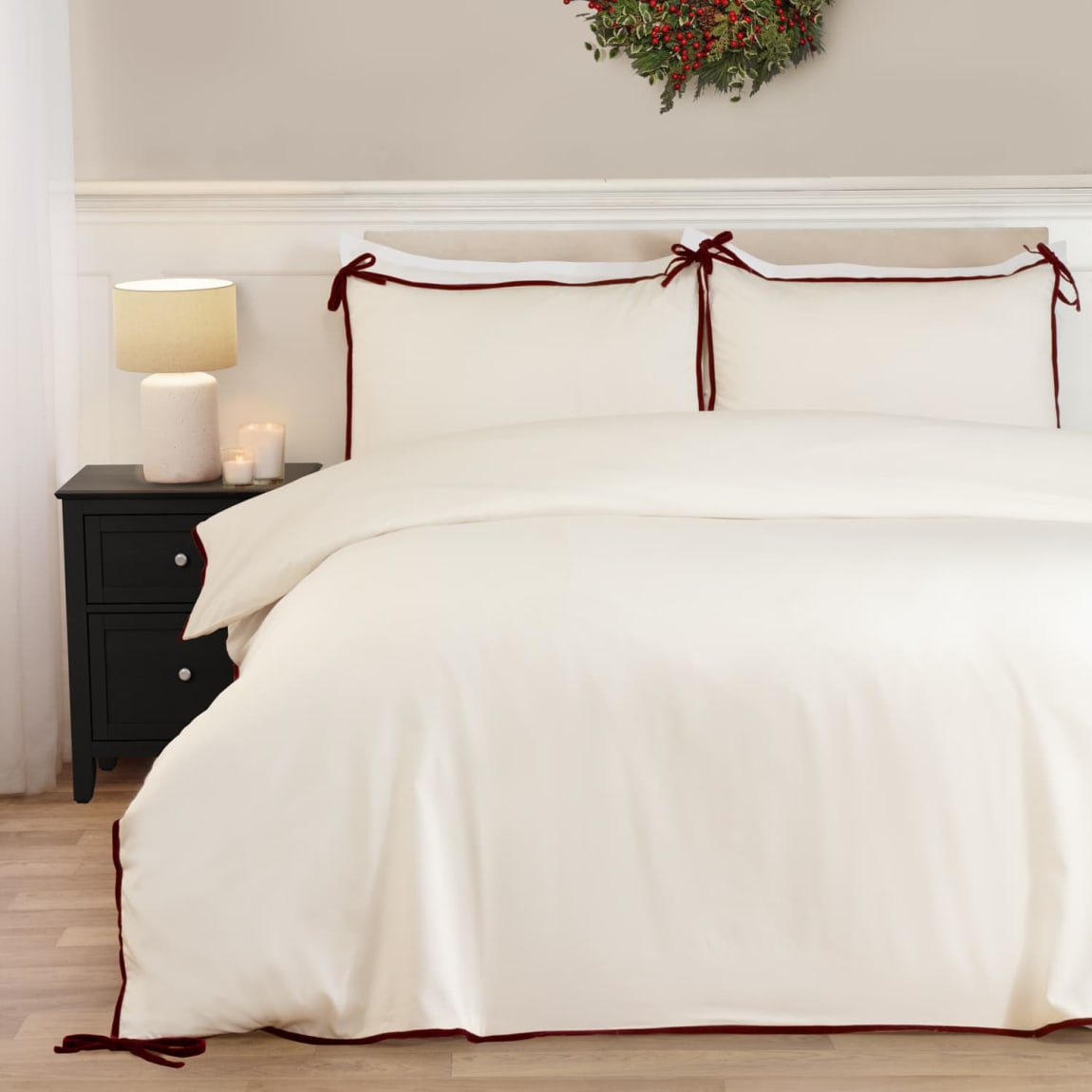 437011-437013-red-velvet-bow-tie-duvet-set-double-king