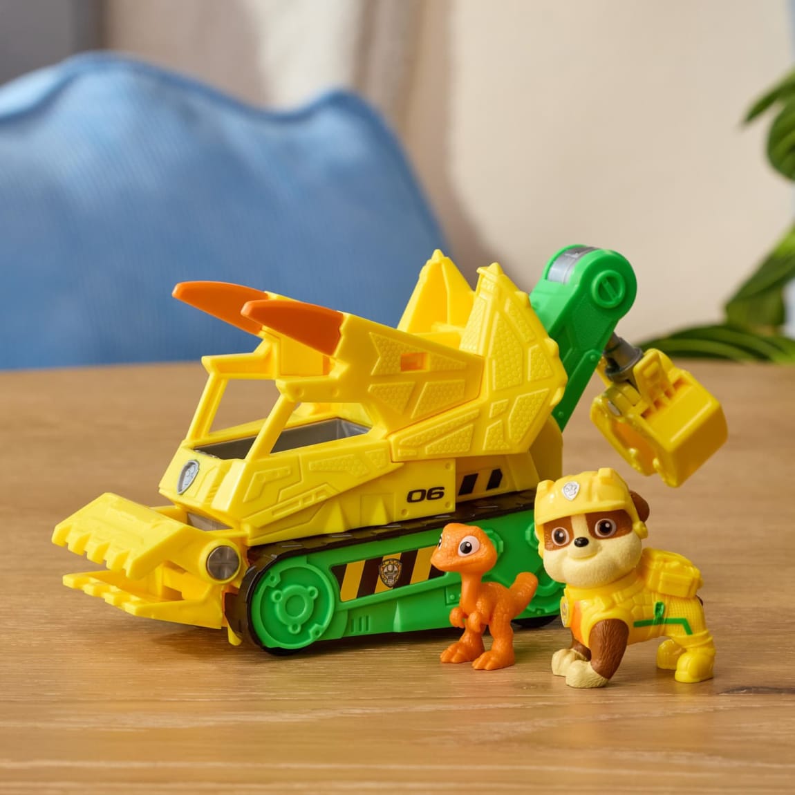 437260-paw-patrol-movie-themed-vehicle-42
