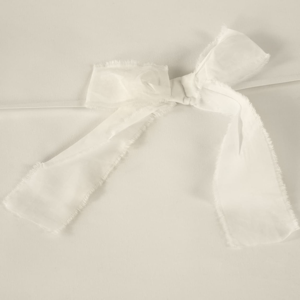 437281-437283-raw-edge-bow-duvet-set-double-king-2