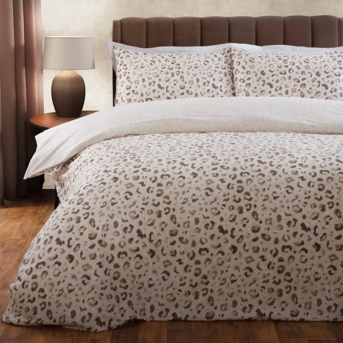 437295-437296-leopard-duvet-set-double-king