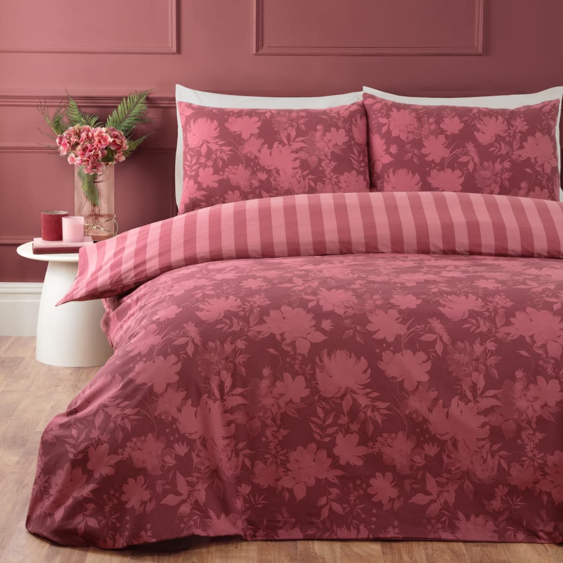 437351-437352-burgundy-floral-duvet-set-double-king