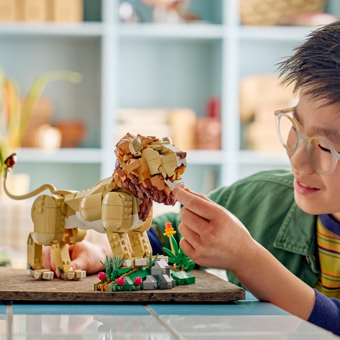 439314-lego-creator-majestic-lion-4