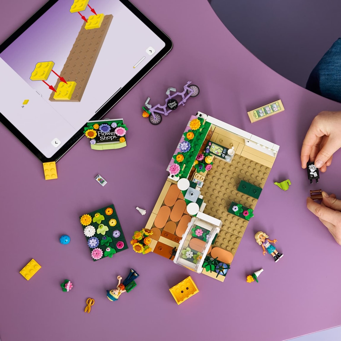 439317-lego-friends-creative-flower-shop-2