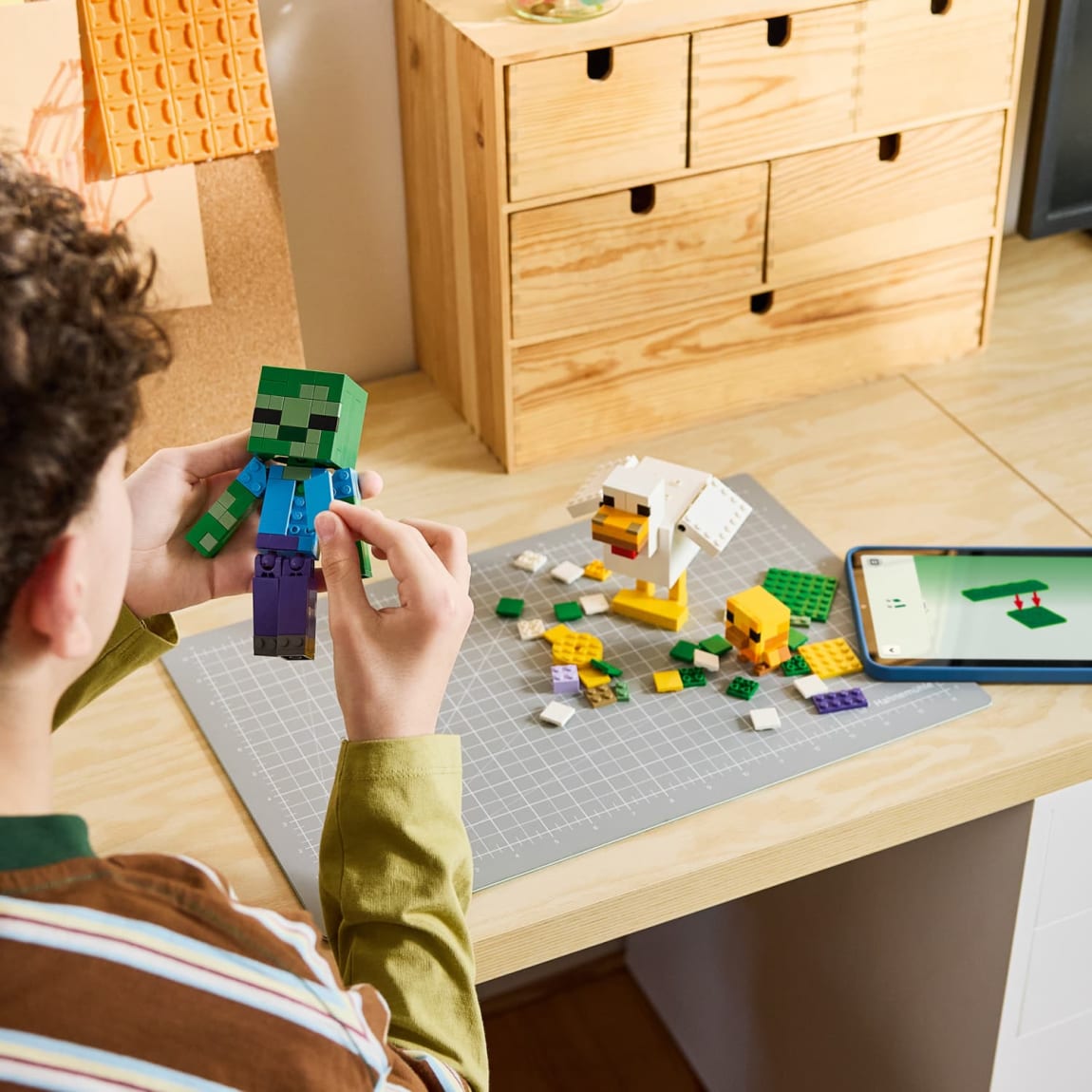 439352-lego-minecraft-chicken-jockey-4