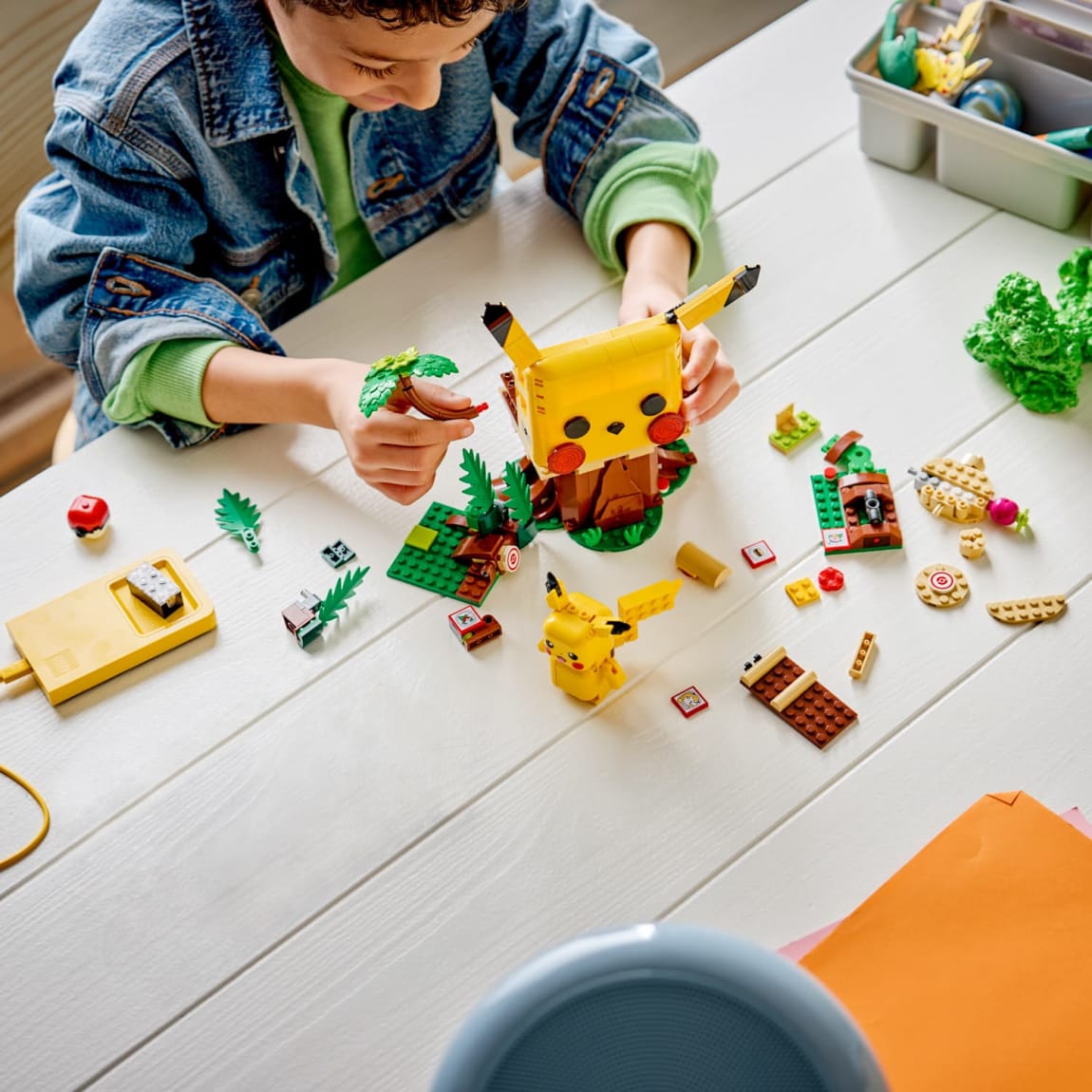 439358-lego-pokemon-smart-play-training-house-with-pikachu