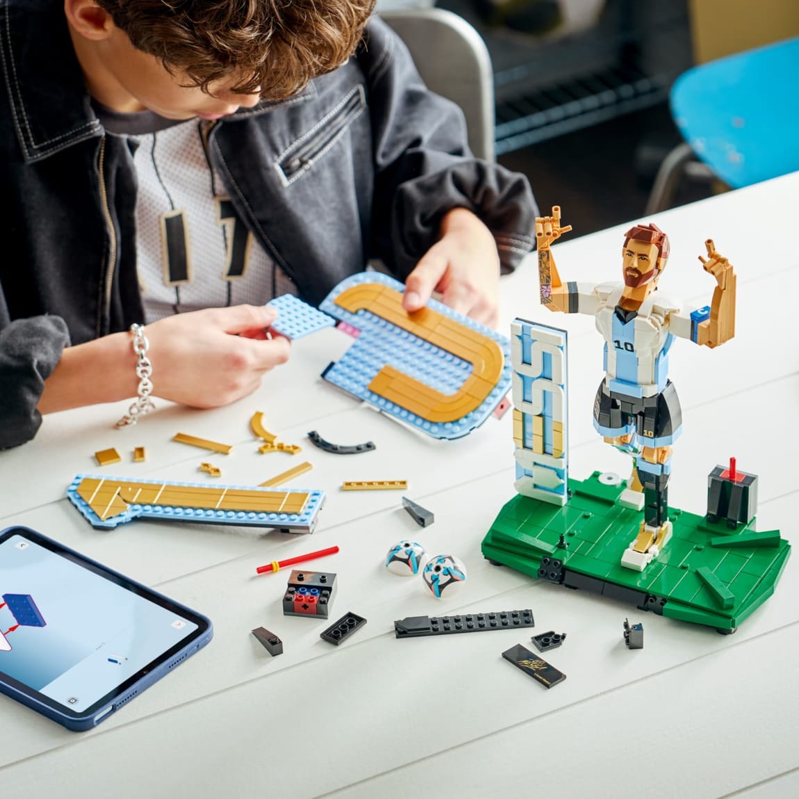 440243-lego-lionel-messi-soccer-legend