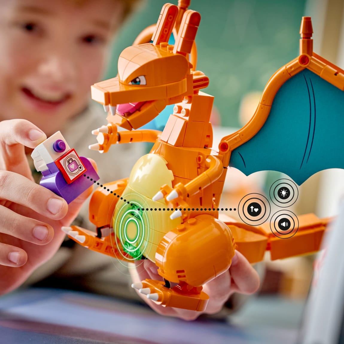 441726-lego-pokemon-smart-play-charizard-vs-jolteon-ultimate-battle-4