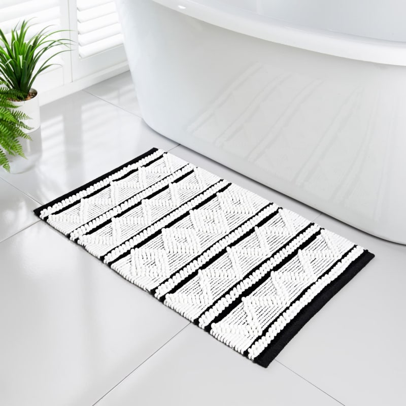 Bathroom Collection Woven Bath Mat Black & White Bath Mats B&M