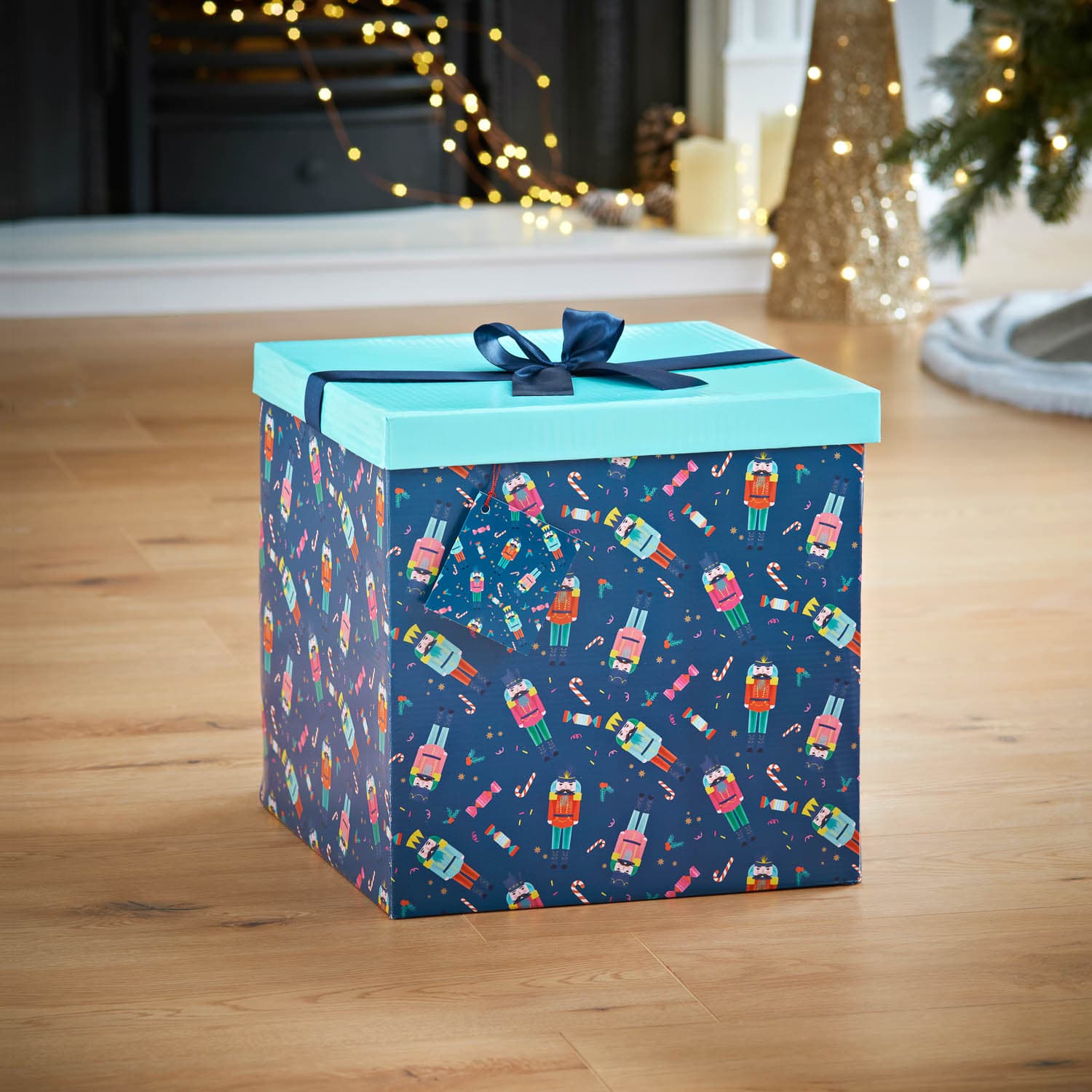 XL Christmas Gift Box with Bow & Tag Nutcrackers Xmas B&M