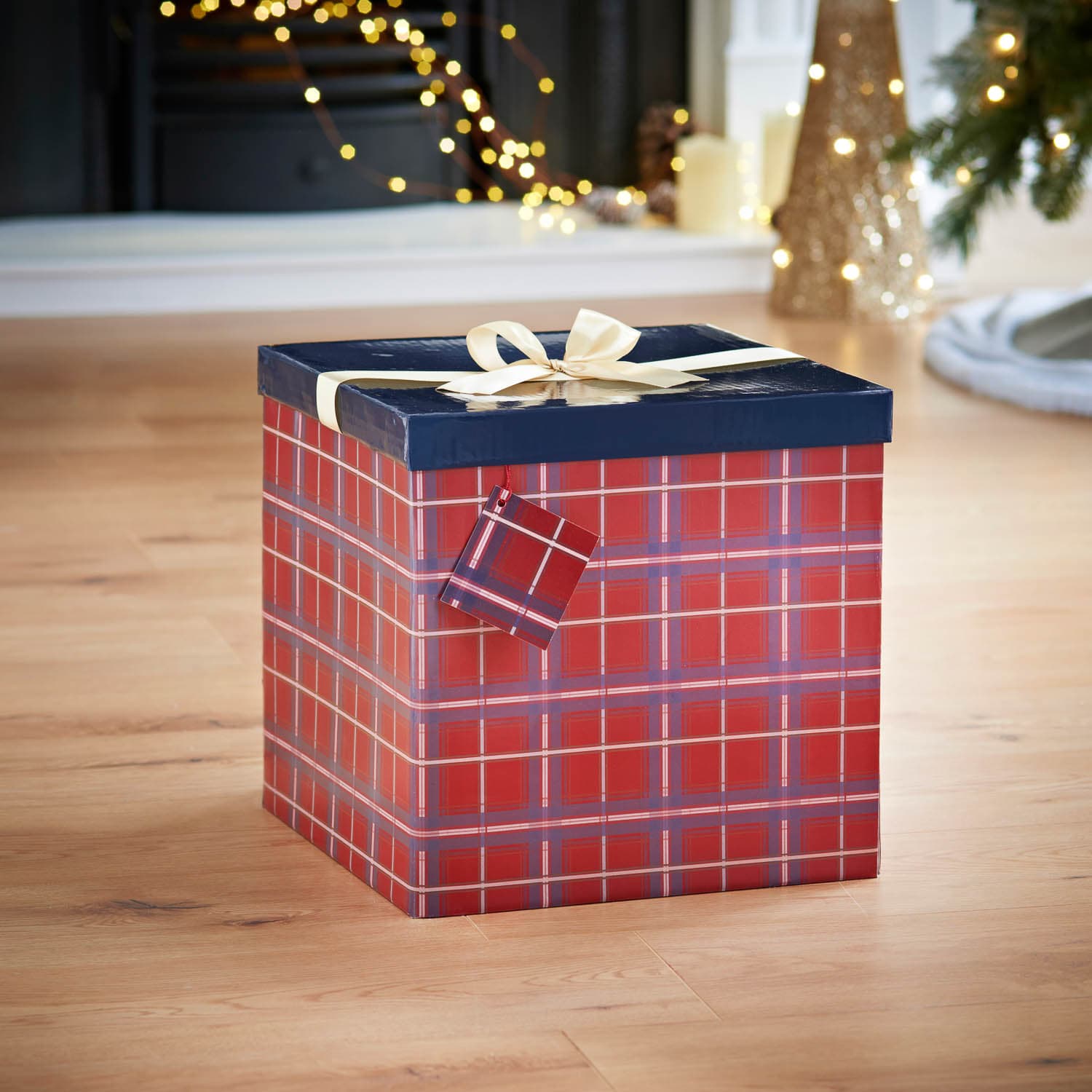 XL Christmas Gift Box with Bow & Tag - Tartan | Xmas - B&M