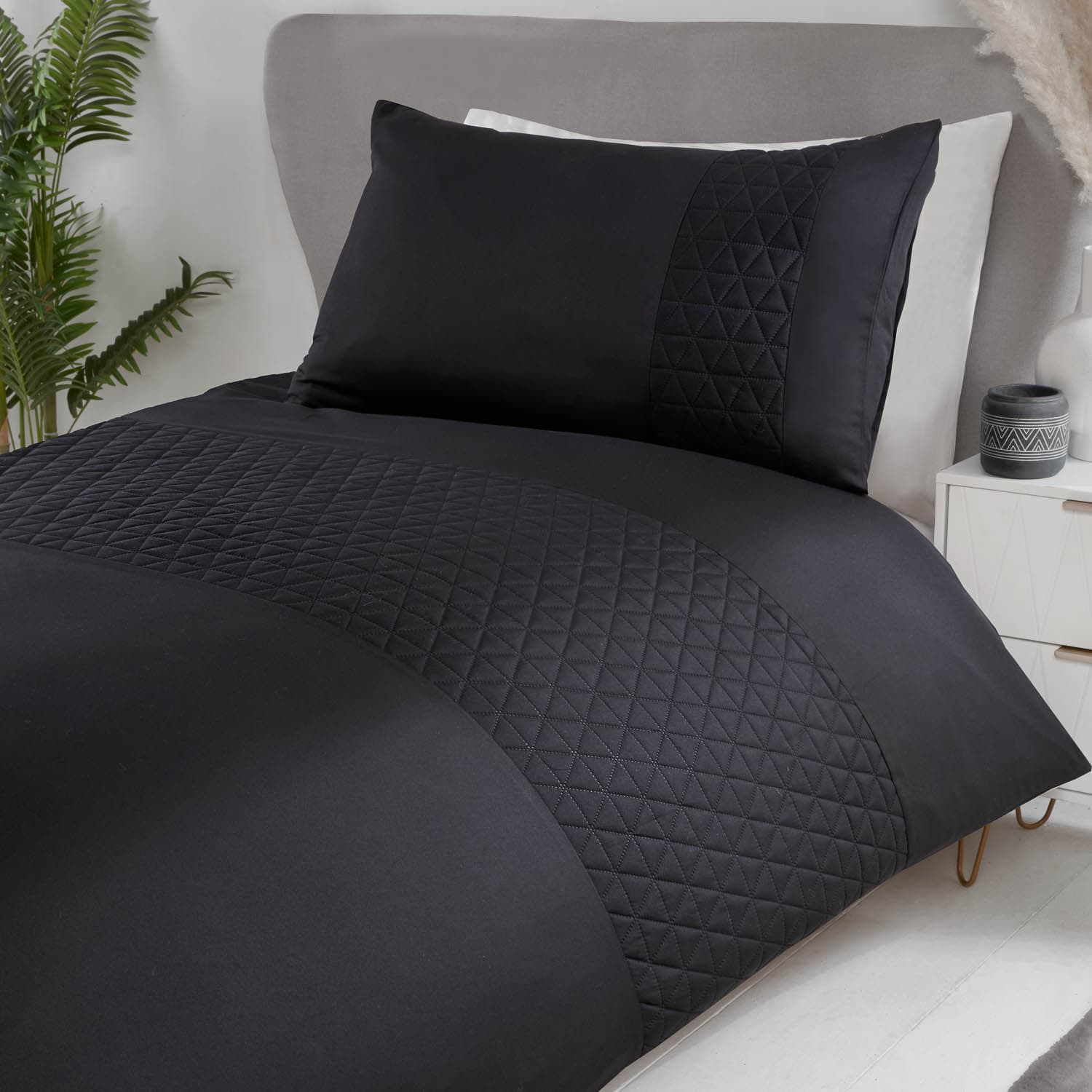 Pinsonic Black Single Duvet Set Duvet Sets B&M