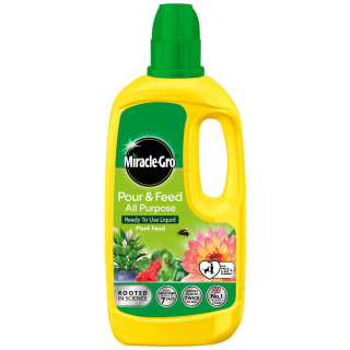 Miracle-Gro Pour & Feed Ready to Use Plant Food 1L