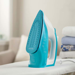 396135-265394-russel-hobbs-2400w-iron-8