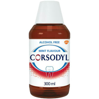 304346-corsodyl-mouthwash-mint-300ml