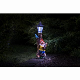 393258-353665-gnome-with-solar-lamp-post-4