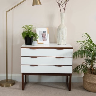 330980-dc-fix-glossy-white-self-adhesive-film-90cmx2_1m-wallpaper-3