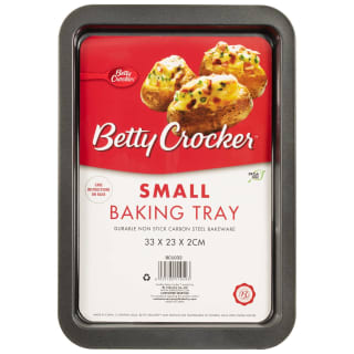 388515-356368-betty-crocker-small-baking-tray-3