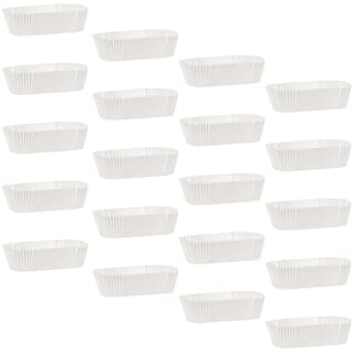 390537-369486-20pk-betty-winters-cake-tin-liners-rectangle