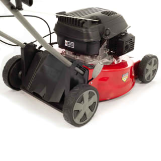 369969-webb-dynamic-42cm-self-propelled-petrol-lawnmower-4