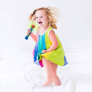 384912-cocomelon-microphone