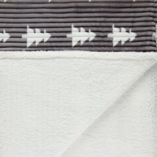 389434-christmas-at-home-christmas-tree-throw-with-sherpa-grey-3