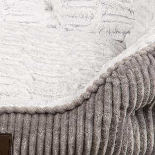 390666-hund-oval-memory-foam-bed-2