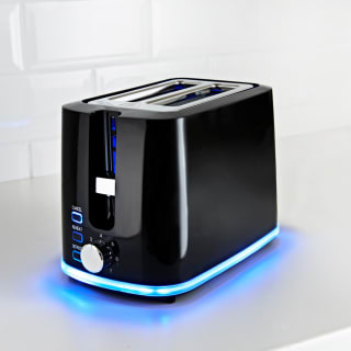 395756-blaupunkt-2-slice-illuminating-toaster-black-2