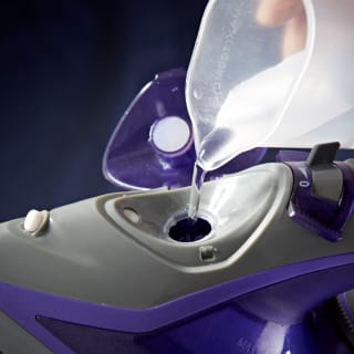 399309-goodmans-2400w-pro-steam-iron-5