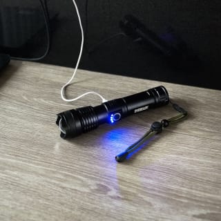 399537-eveready-recharge-torch-4