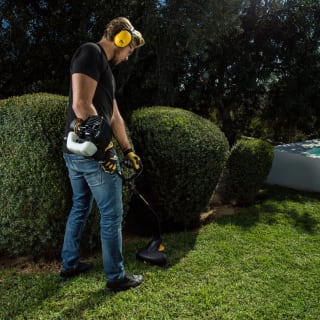 405530-mcculloch-petrol-strimmer-7