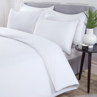 Home Collection White Pom Pom Trim Duvet Set - Double