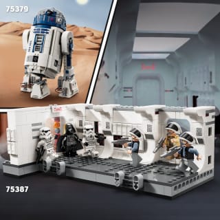 408329-lego-star-wars-boarding-the-tantive-iv-4