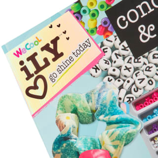 408563-deluxe-concert-bracelets-and-scruncheeze-diy-kit-4