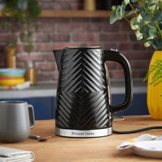 408706-russell-hobbs-textured-kettle-2